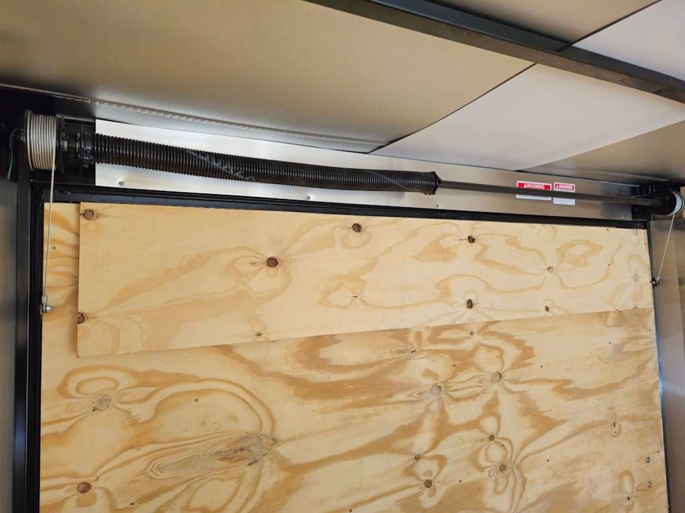 8.5×24 Neon Green Enclosed Trailer with Blackout Trim (2) 5200lb Axles - Image 13
