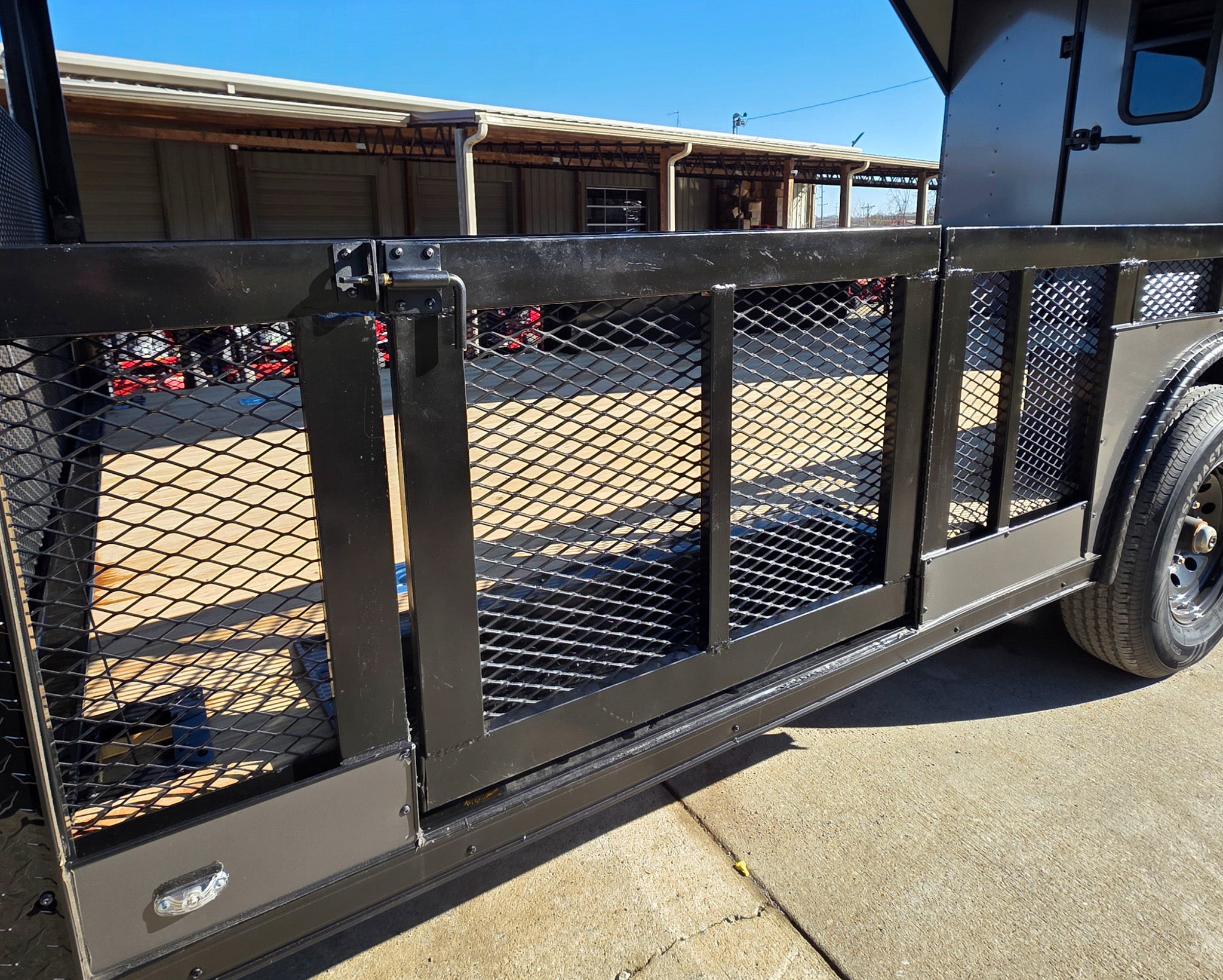 8.5’X24′ Charcoal Enclosed Trailer Hybrid Roof Platform and Equipment Hauler (2) 8000lb Axle - Image 17