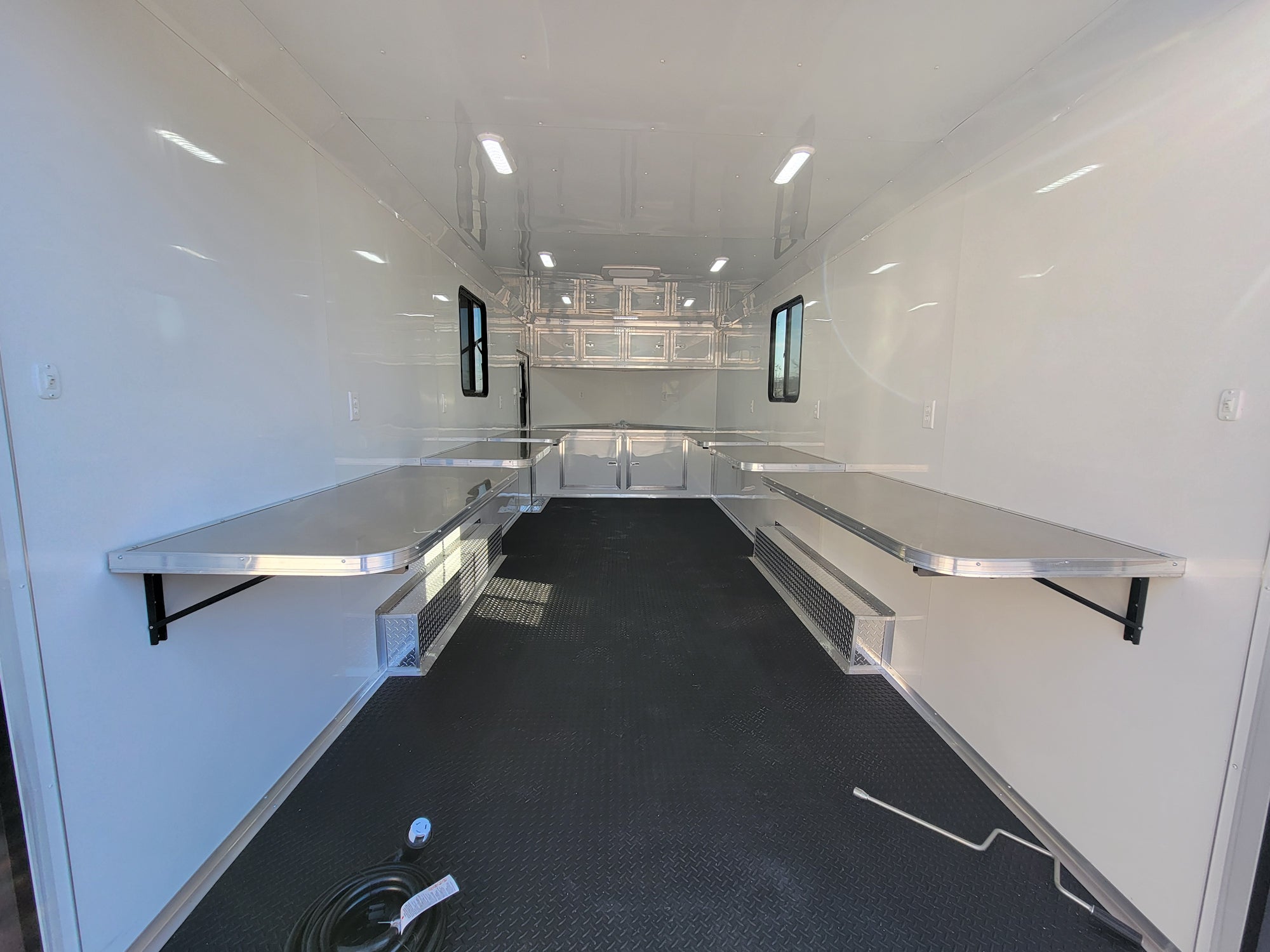 8.5′ X 20′ Black With Blackout Office and Command Center Enclosed Trailer - Image 18