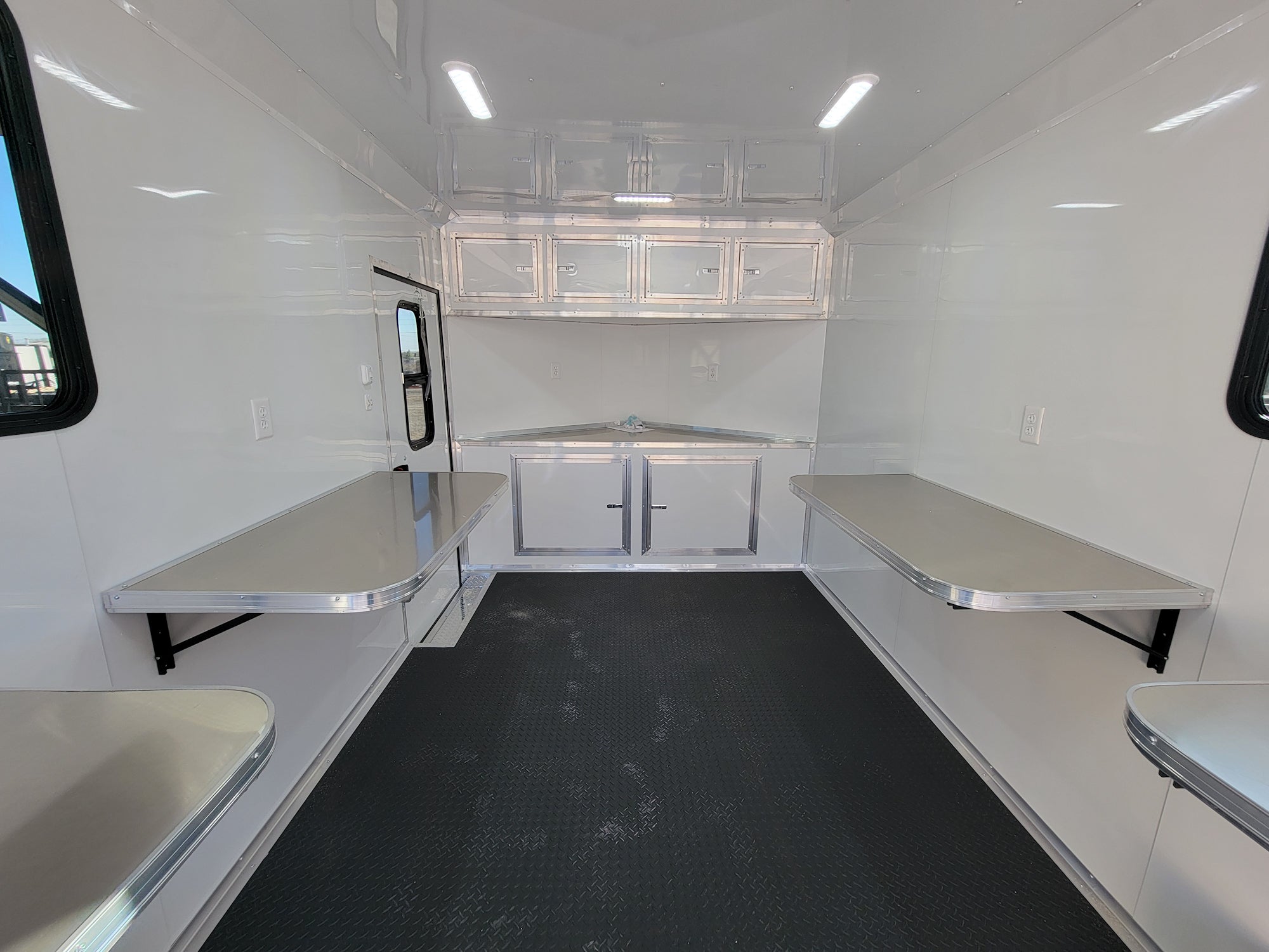 8.5′ X 20′ Black With Blackout Office and Command Center Enclosed Trailer - Image 20
