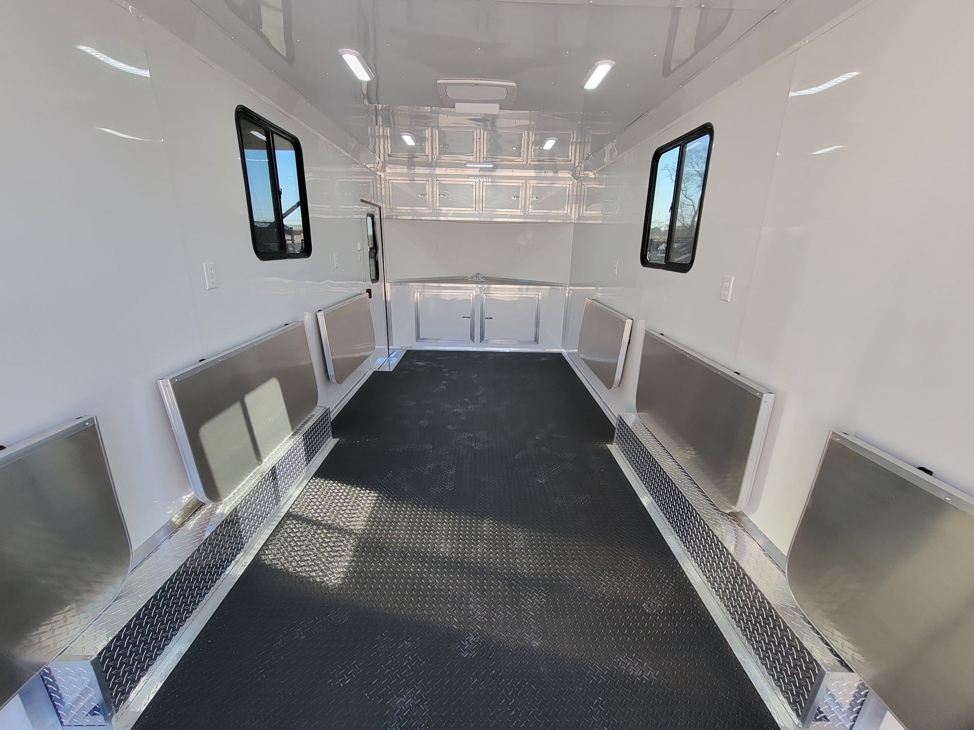 8.5′ X 20′ Black With Blackout Office and Command Center Enclosed Trailer - Image 30
