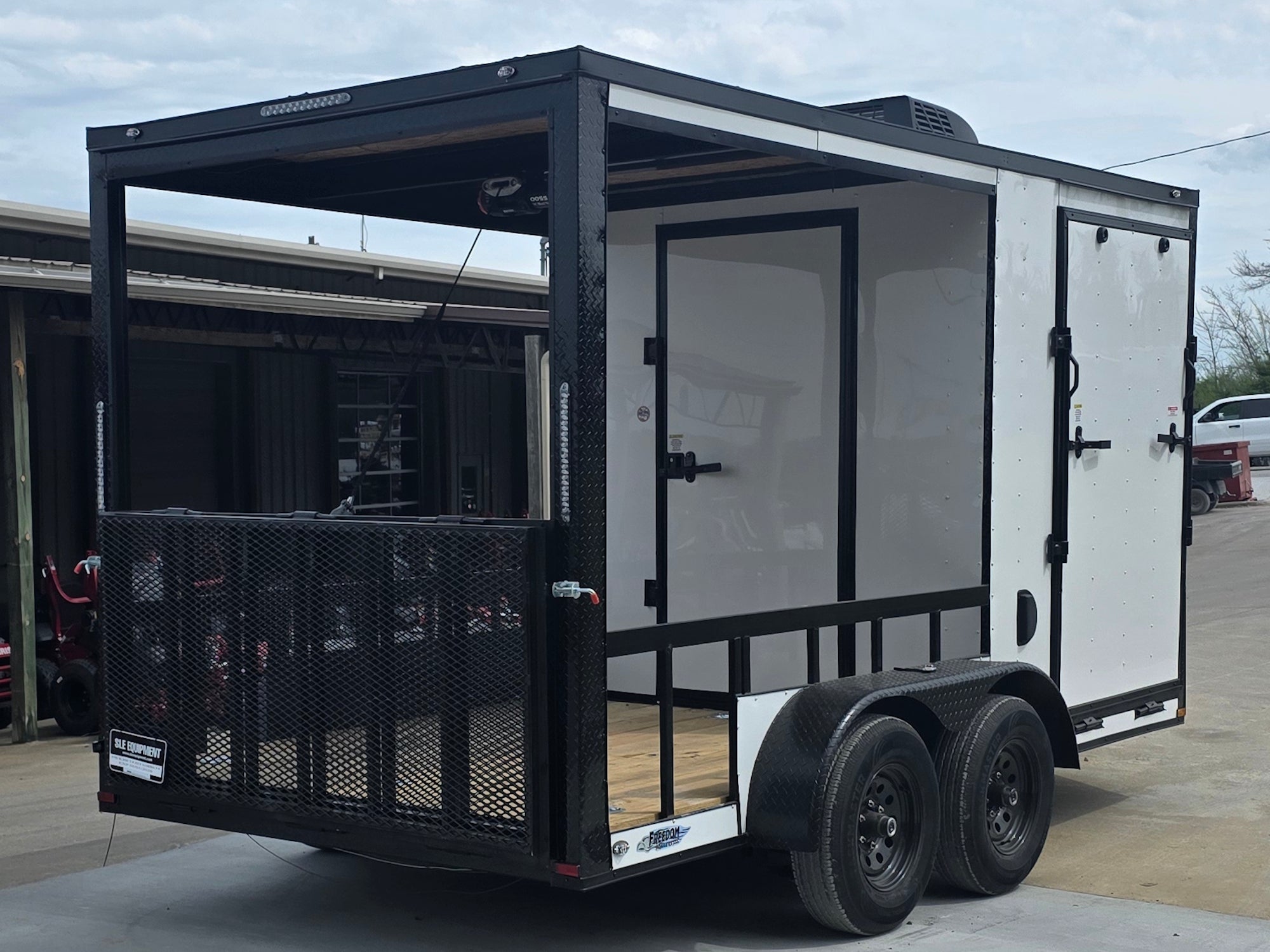7′ x 14′ White V-Nose Hybrid Enclosed Trailer with 6′ Gate - Image 3