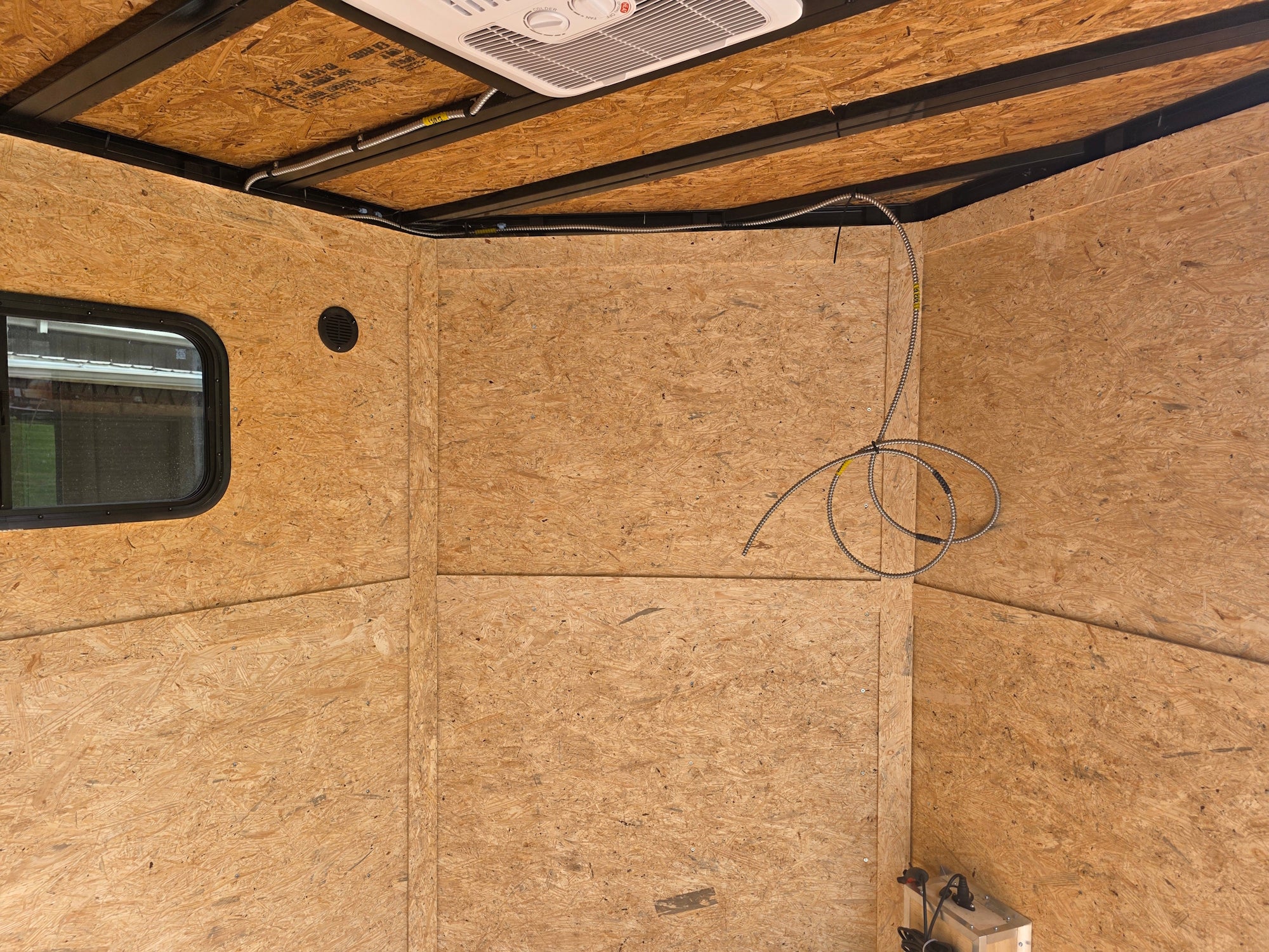 7′ x 14′ White V-Nose Hybrid Enclosed Trailer with 6′ Gate - Image 18