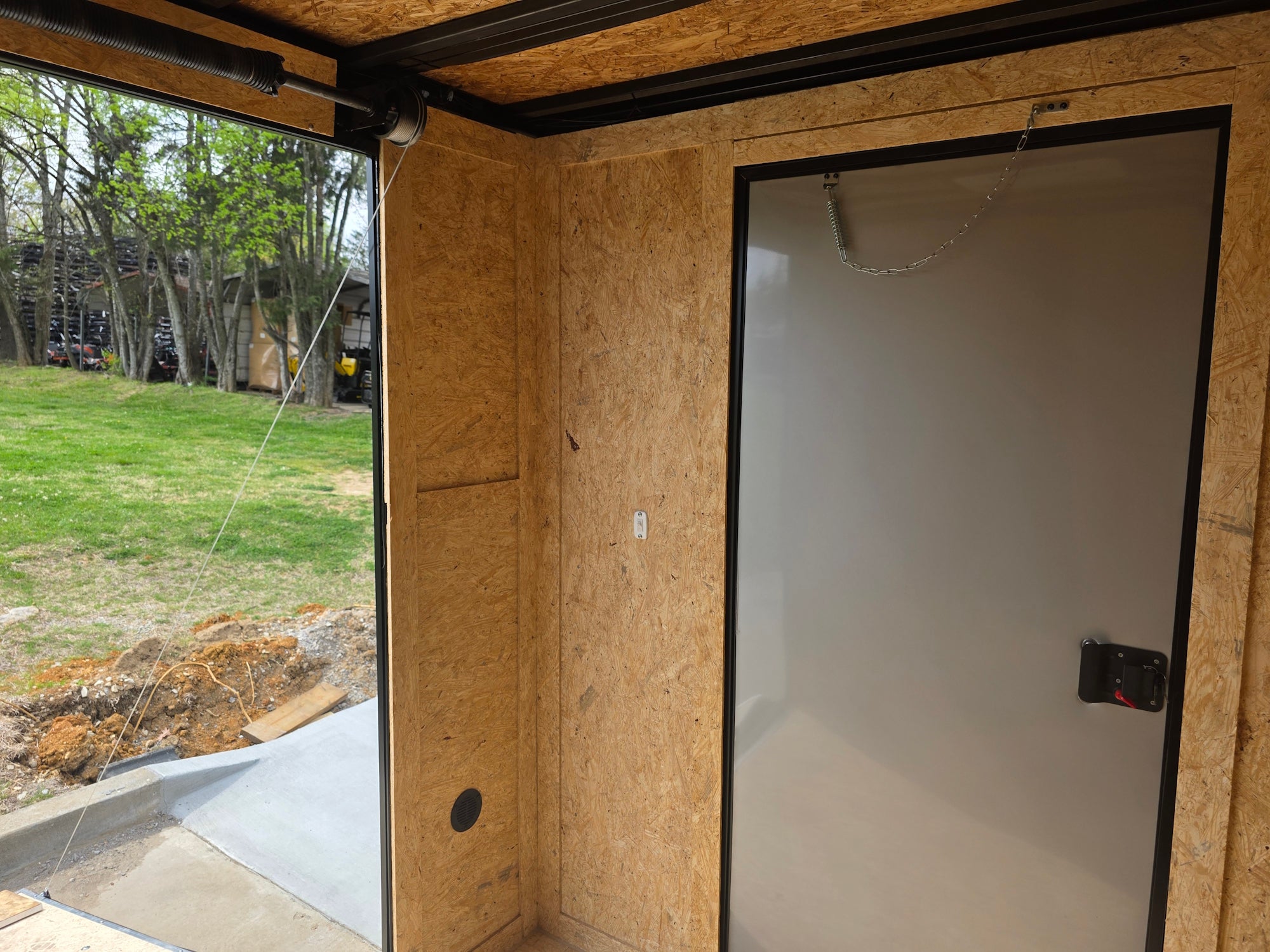 7′ x 14′ White V-Nose Hybrid Enclosed Trailer with 6′ Gate - Image 20