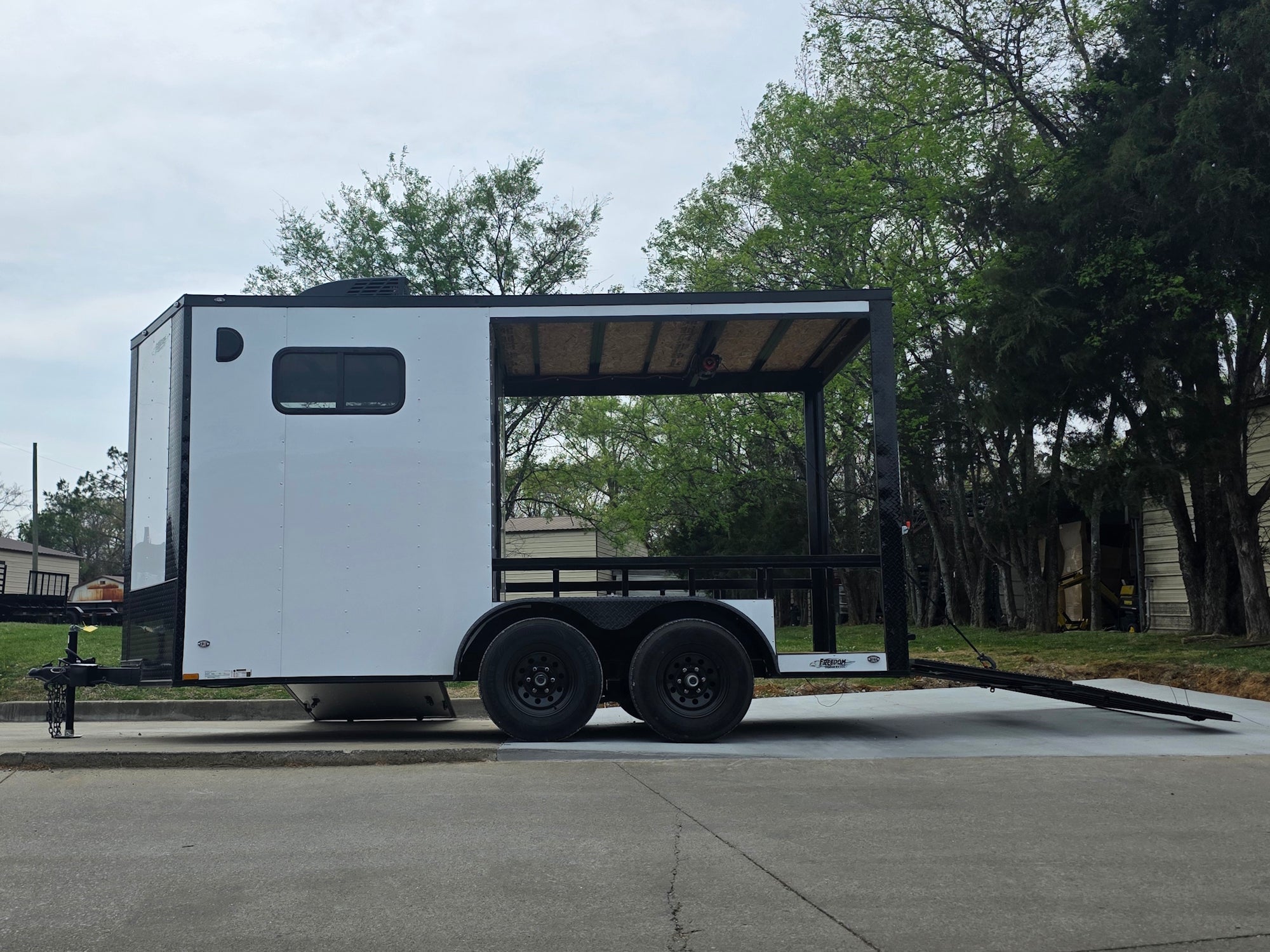 7′ x 14′ White V-Nose Hybrid Enclosed Trailer with 6′ Gate - Image 14