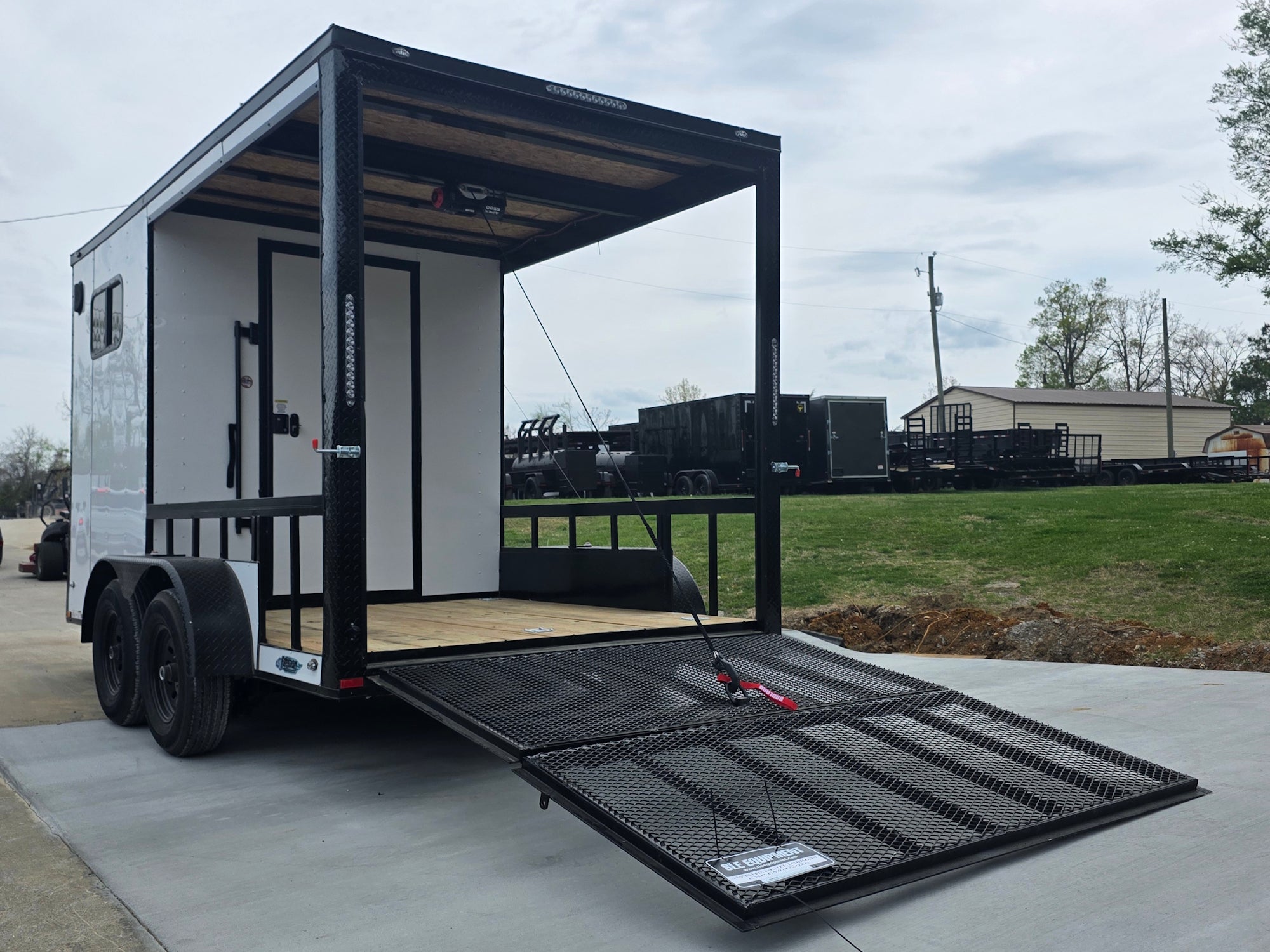 7′ x 14′ White V-Nose Hybrid Enclosed Trailer with 6′ Gate - Image 13