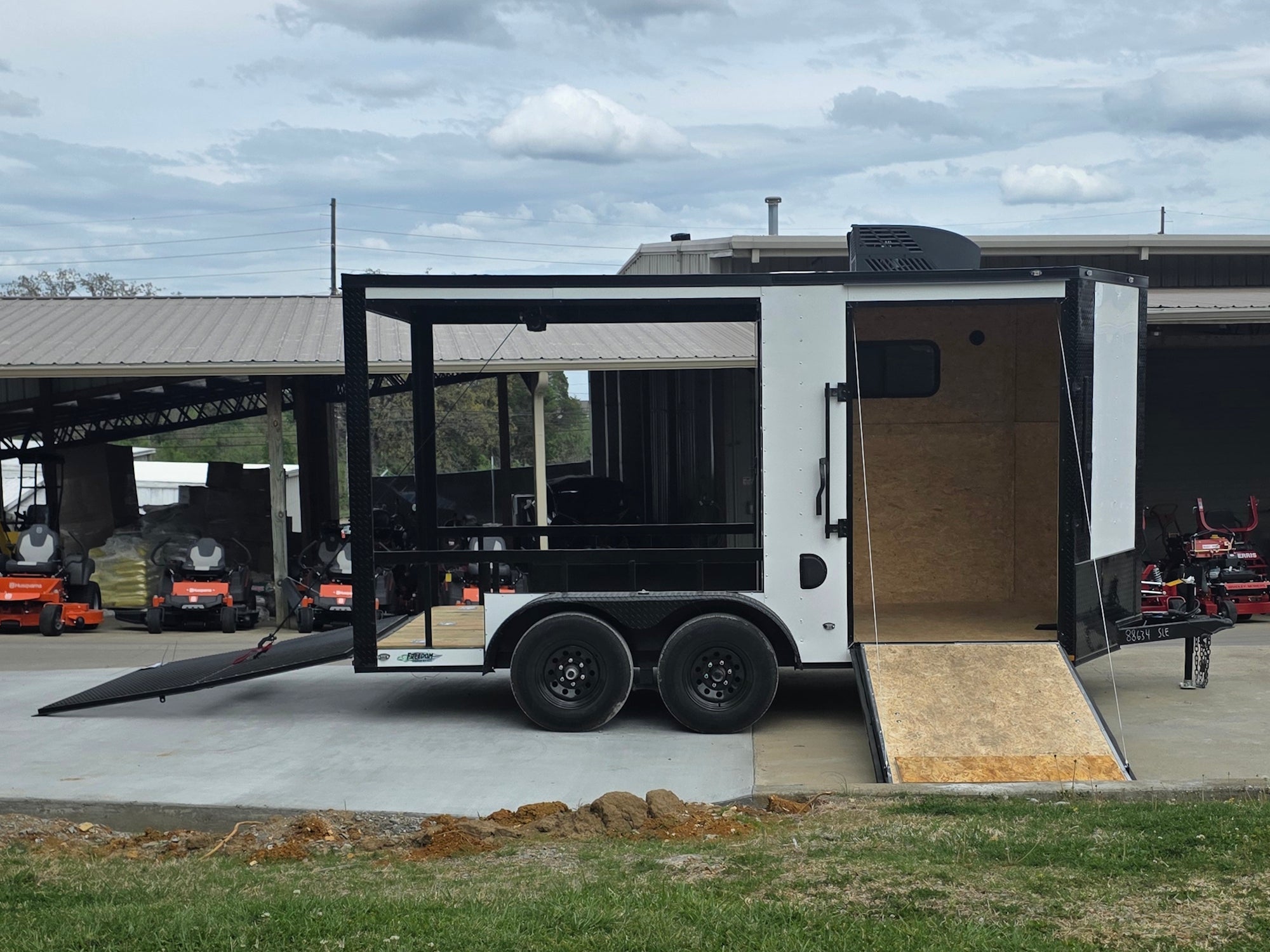 7′ x 14′ White V-Nose Hybrid Enclosed Trailer with 6′ Gate - Image 10