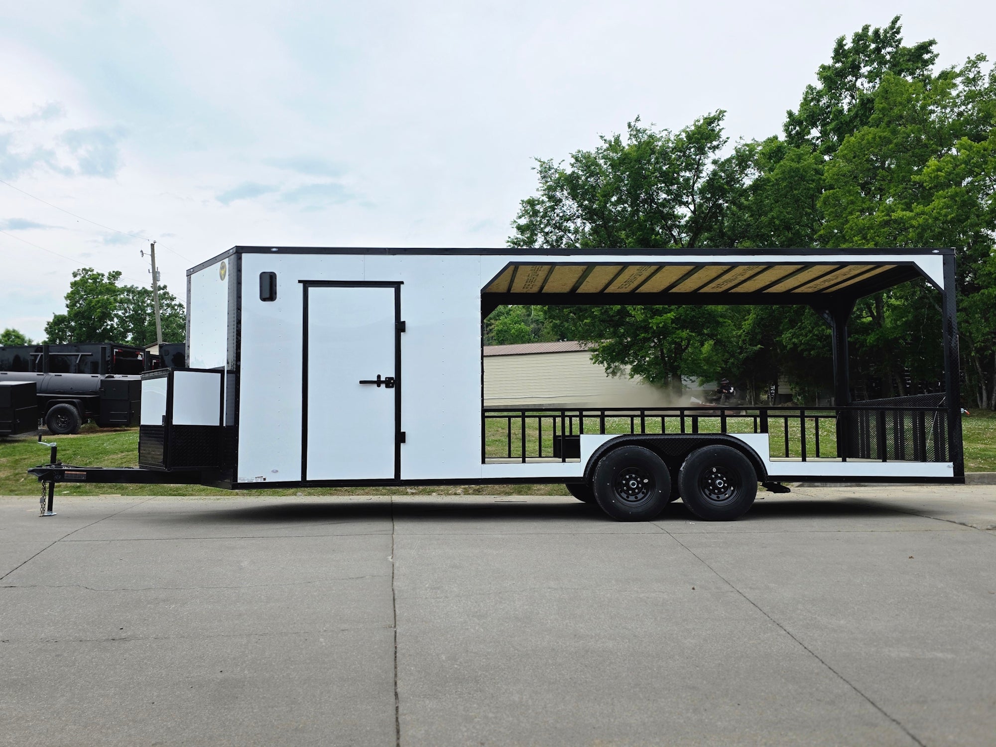 8.5’X24′ White Hybrid Enclosed Trailer W/ Roof Covered Deck and Gen box (2)7,000lb Axles