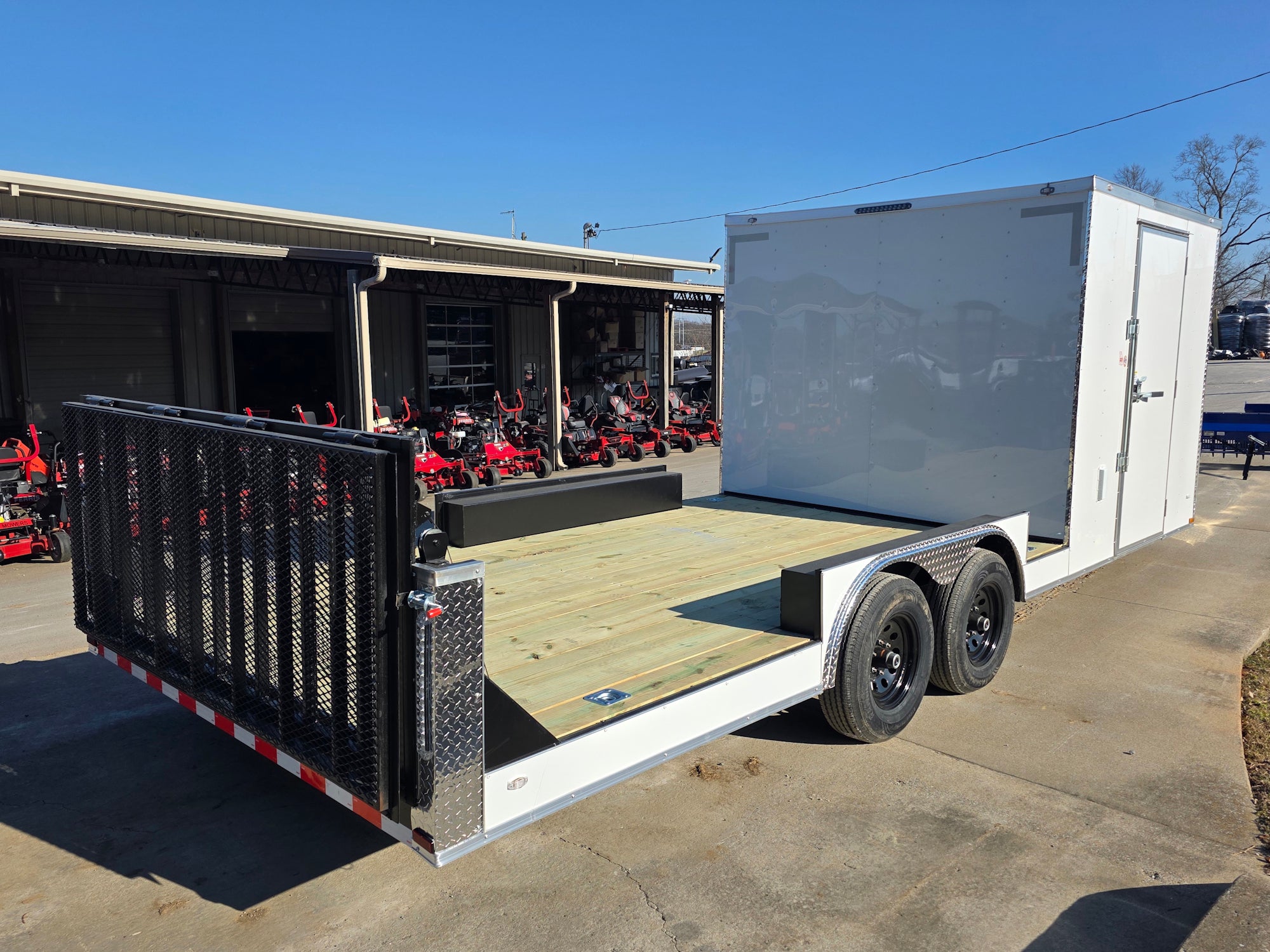 8.5 X 22 Hybrid Enclosed Trailer With 30amp Electric Package (2) 5,200lb Axles - Image 12