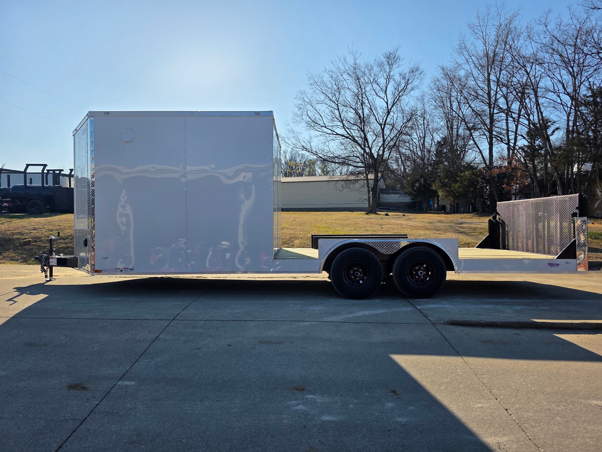 8.5 X 22 Hybrid Enclosed Trailer With 30amp Electric Package (2) 5,200lb Axles - Image 4