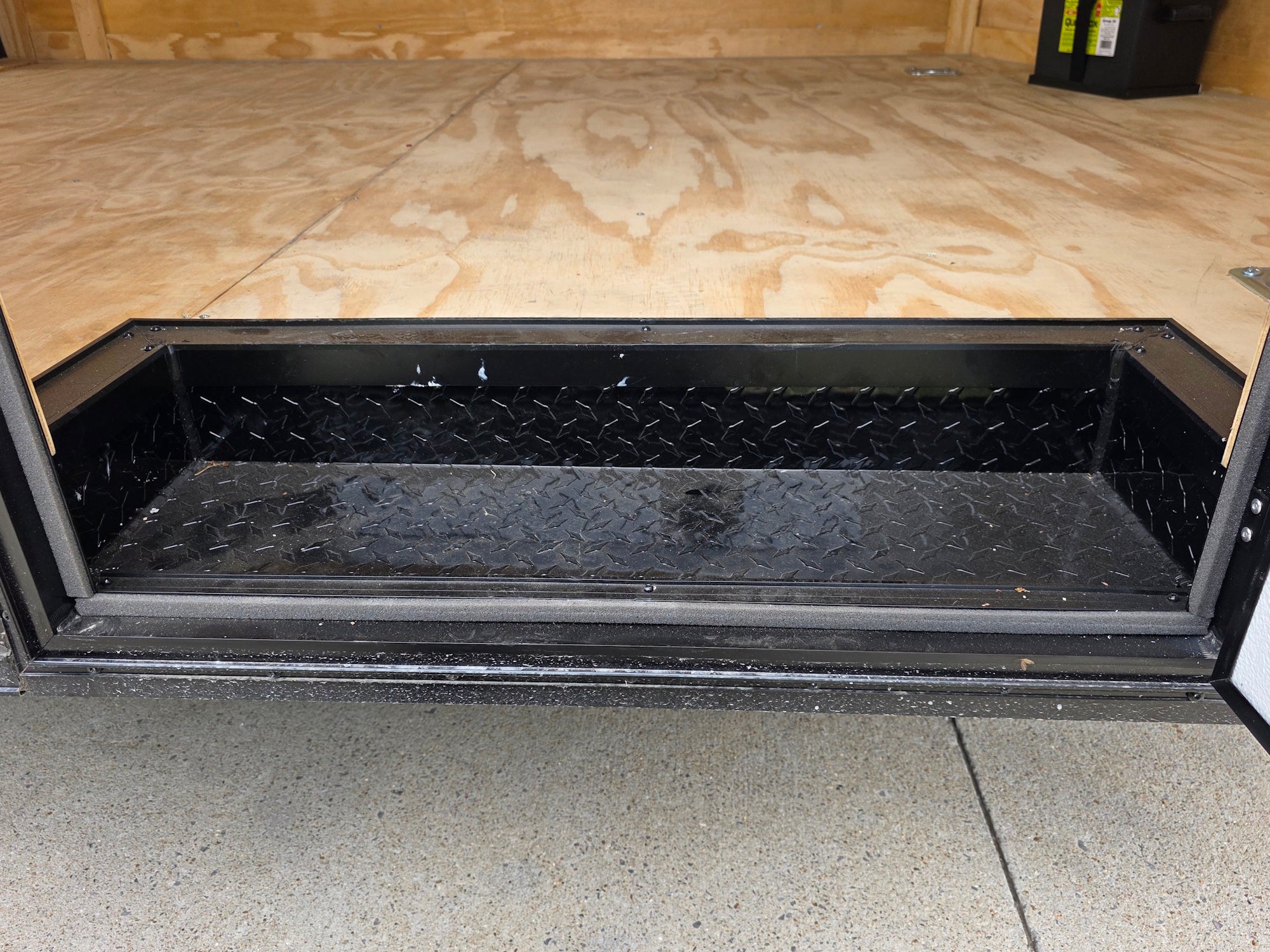 8.5’x20′ White V-Nose Enclosed Trailer with Blackout Package 2-5200lb Axles - Image 32
