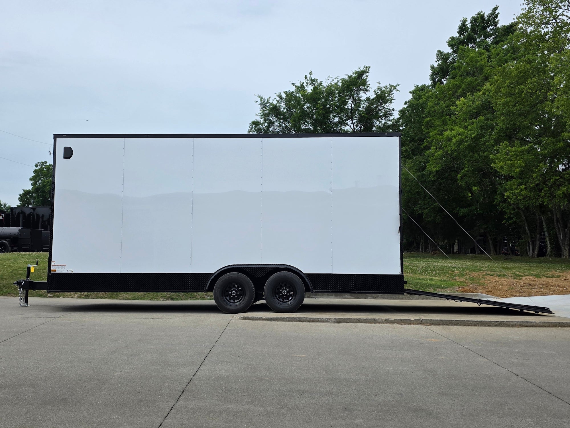 8.5’x20′ White V-Nose Enclosed Trailer with Blackout Package 2-5200lb Axles - Image 10