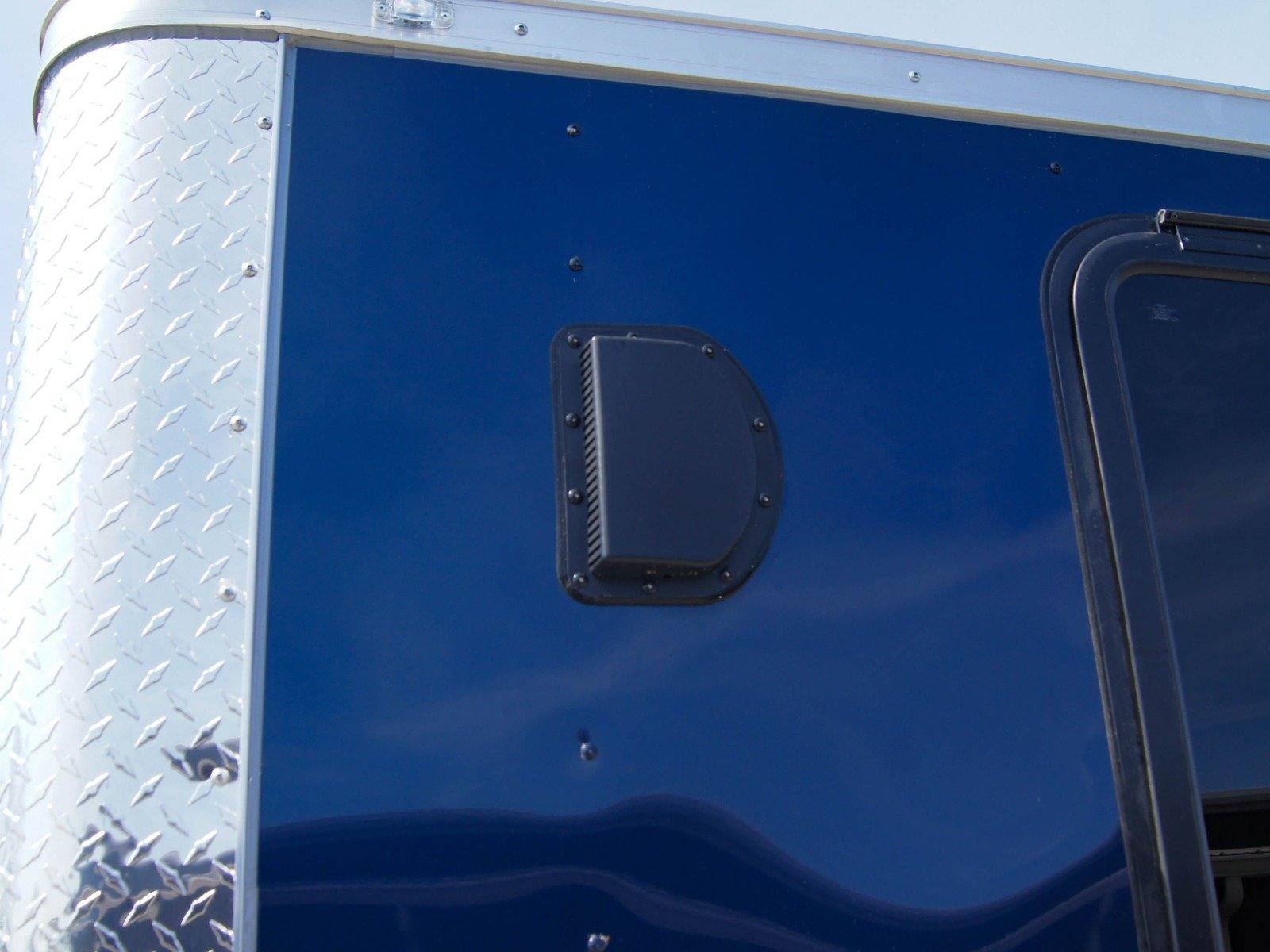 8.5×20 Hybrid Enclosed Trailer with Back Door (2) 5,200lb Axles Storage - Image 12