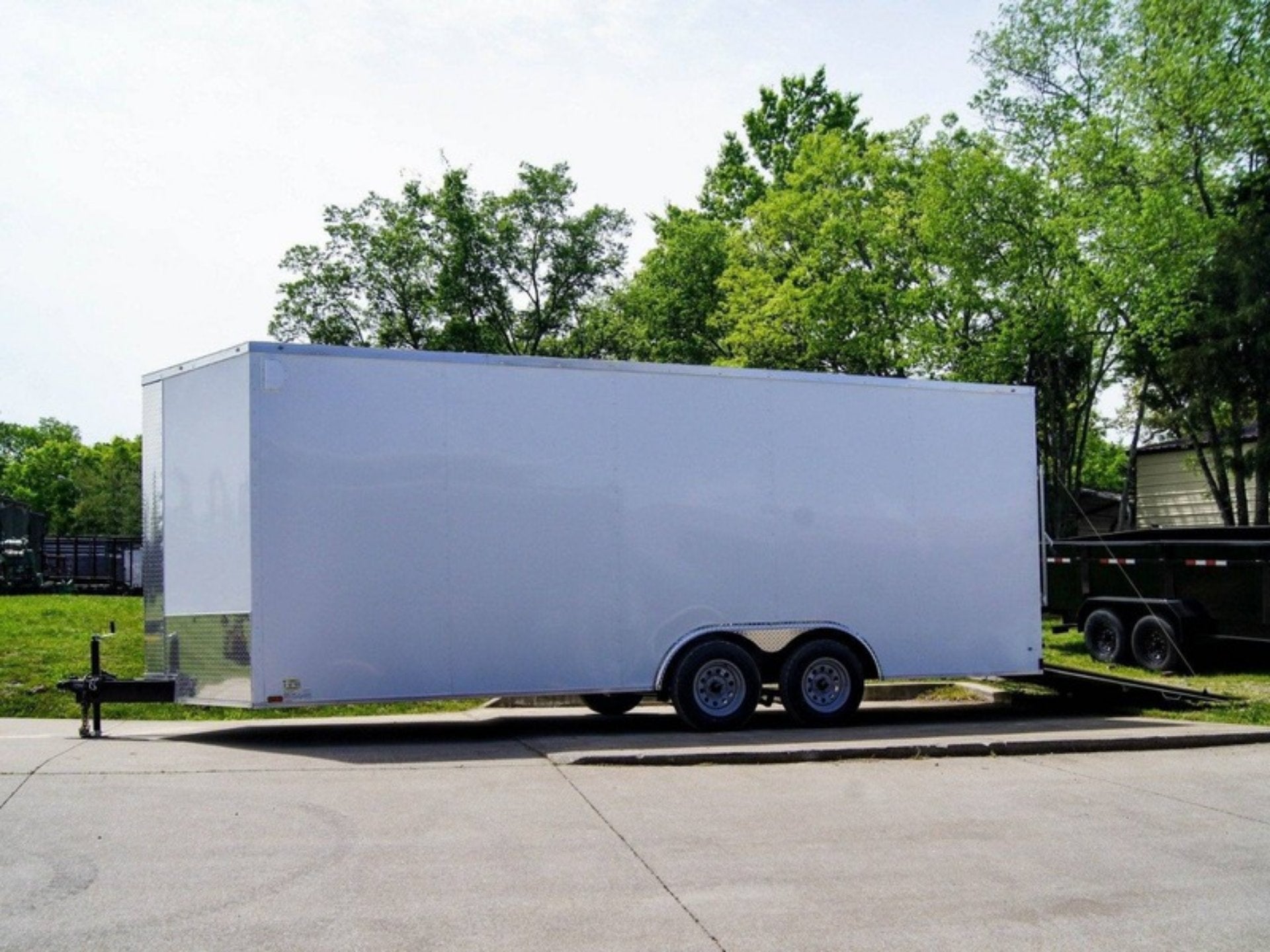 8.5×20 White V-Nose Enclosed Trailer (2) 3500lb Axles - Image 8