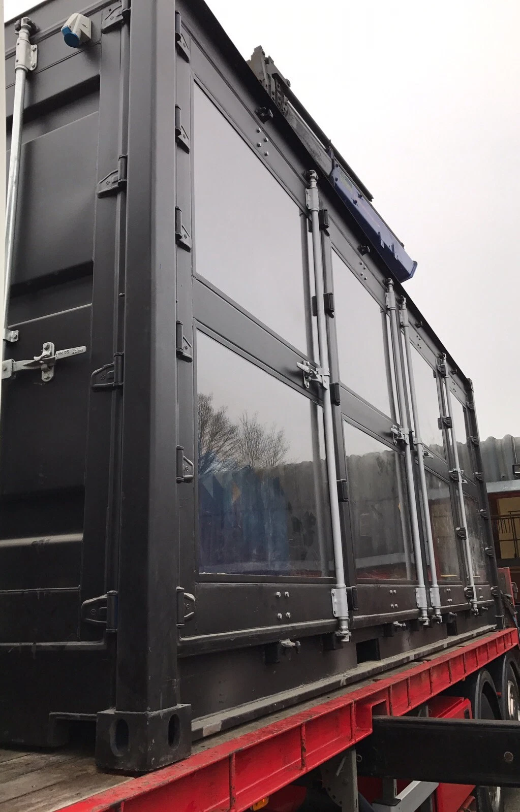 20ft Container With Glass Windows - Image 5
