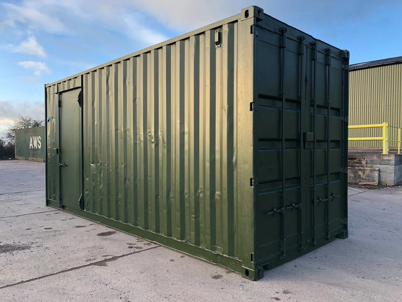 20 x 8Ft 9ft 6 high cube Container, With Anti Condensation, Lighting & Shelving. - Image 8